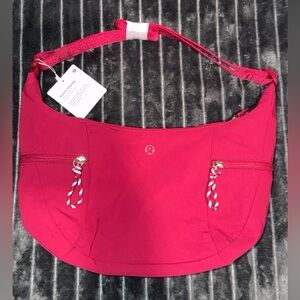 lululemon slouchy sling bag